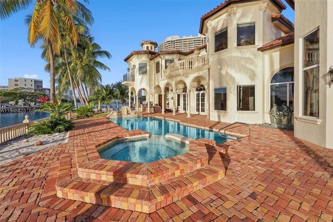 Building Photo - 3283 NE 171 St