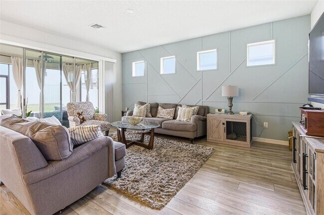 Building Photo - 5303 Levana St