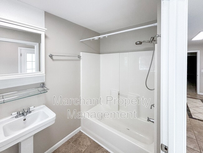 Building Photo - 317 Hunter Rd