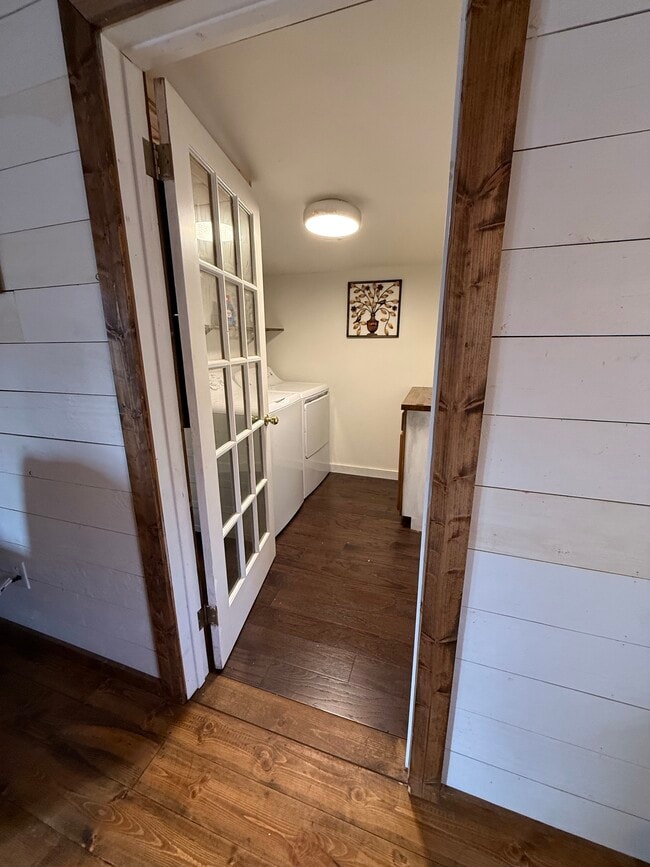 Building Photo - 1118 US-221A Hwy