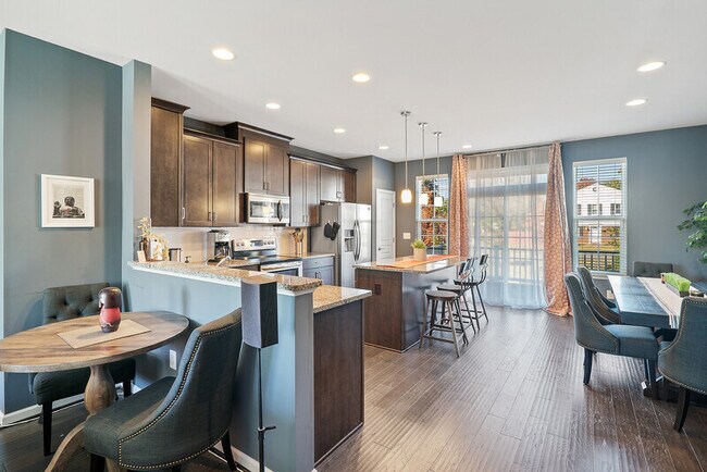 Building Photo - 8292 Heritage Crossing Ct