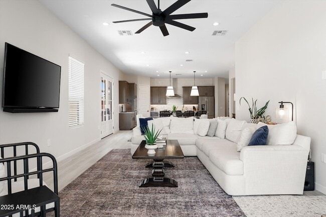 Building Photo - 21425 N 59th St