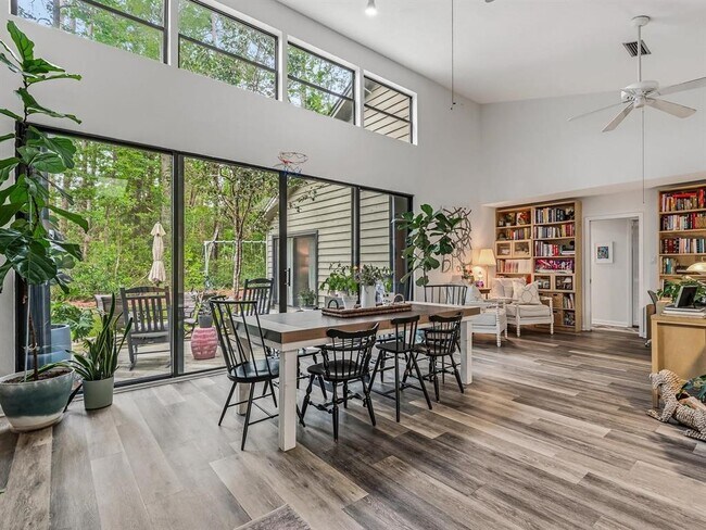 Building Photo - 3335 Micanopy Trail