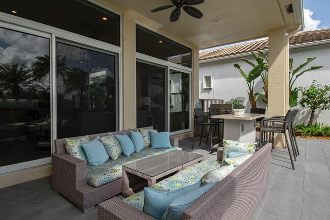 Building Photo - 7916 Montecito Pl