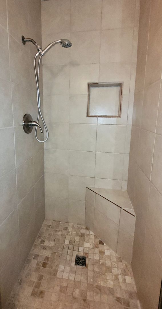 Building Photo - Stunning remodel in ideal location!