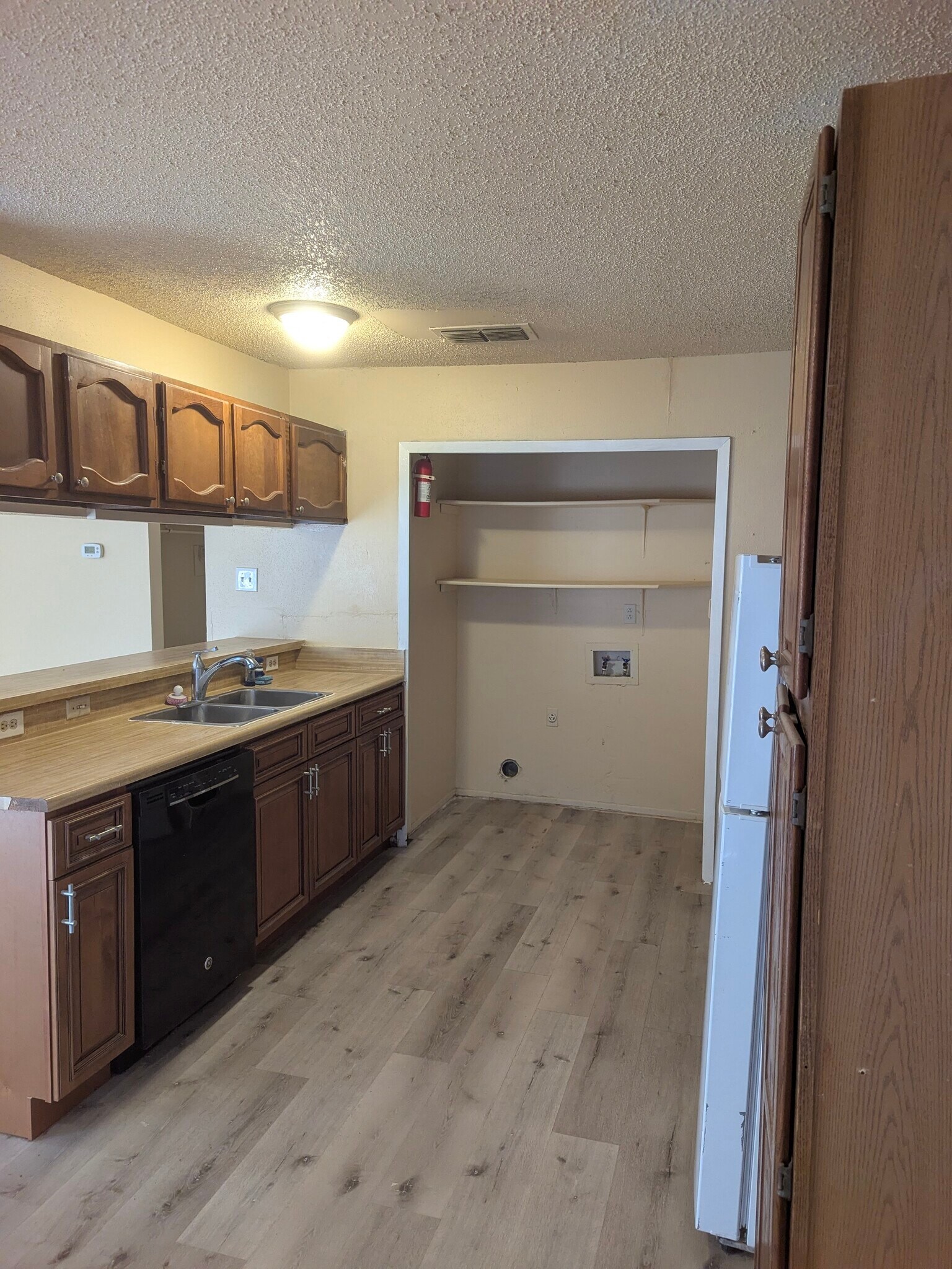 Building Photo - 1322 Bayou Dr