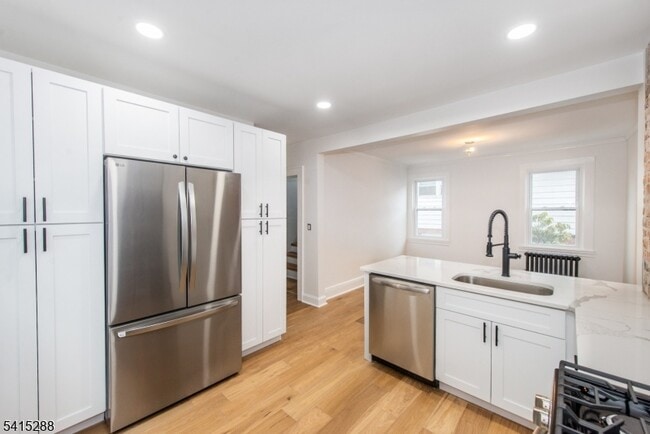 Building Photo - 12 Linden Ave