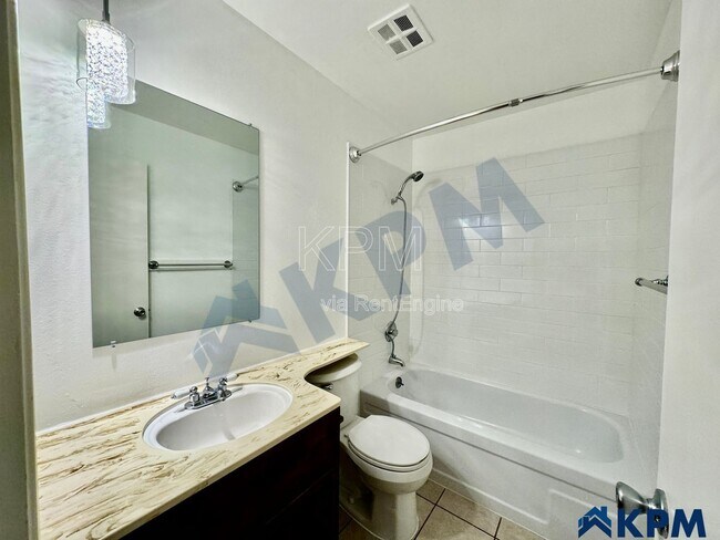 Building Photo - 3790 W Benjamin Holt Dr