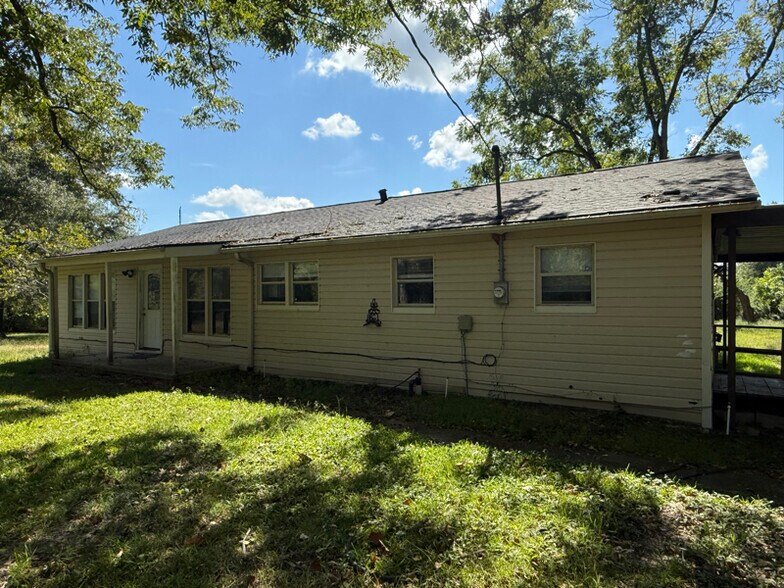 Building Photo - 609 Lane Dr