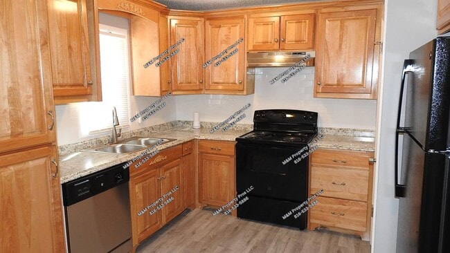 Building Photo - 1625 Holt Ln