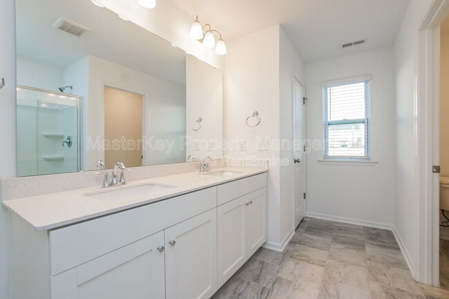 Building Photo - 124 Royal Star Way