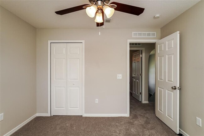 Building Photo - 517 Ridges Dr