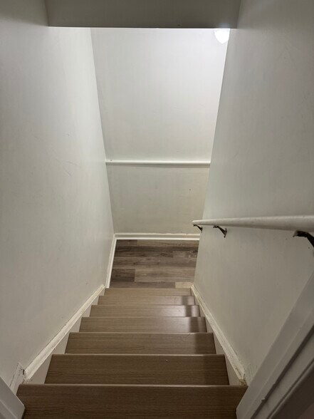 Building Photo - 305 Cobblestone Ct