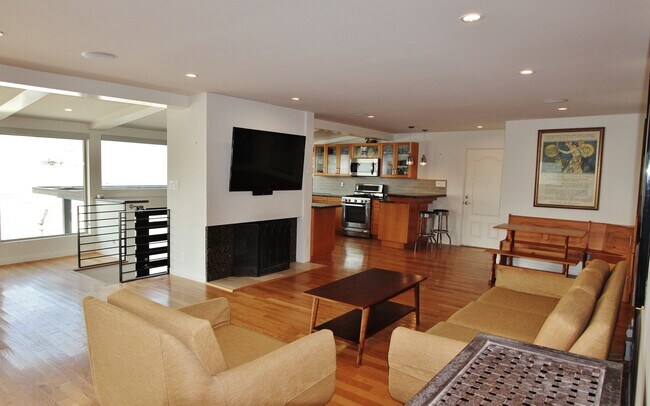 Building Photo - 7328 VISTA DEL MAR Ln