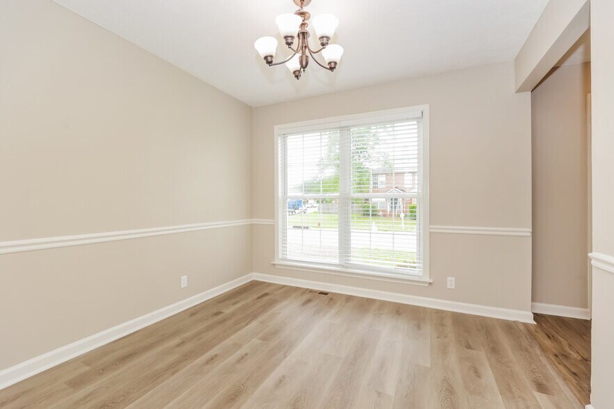 Building Photo - 6200 Rocky Top Dr