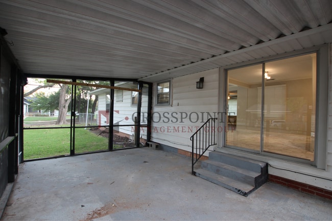 Building Photo - Available! Remodeled 2 Bedroom 1 Bath in Lindale ISD!