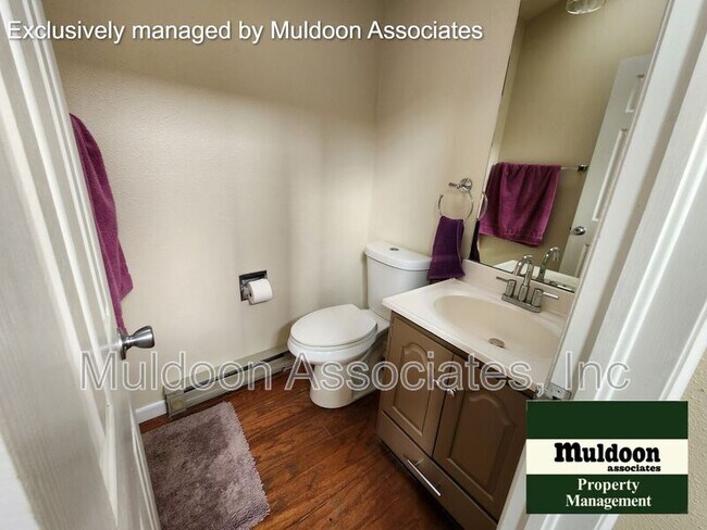 Building Photo - 654 S Bellflower Dr