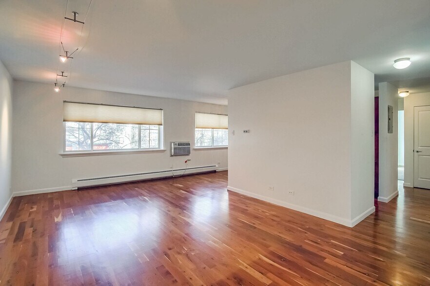 Building Photo - 1332 N Williams St