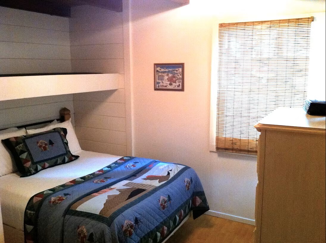 Building Photo - 41387 Lahontan Dr