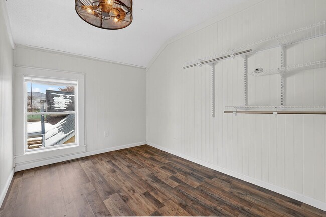 Building Photo - 120 S Main St