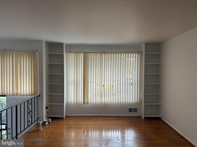 Building Photo - 4402 Sellman Rd