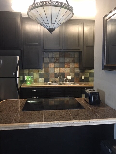 Building Photo - 31 E Center St