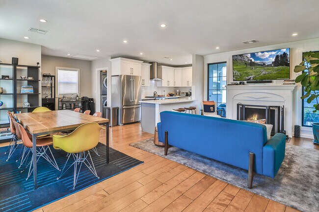 Building Photo - 6027 Comey Ave