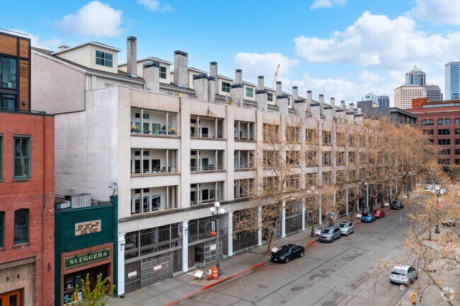 Building Photo - The Florentine Condominiums