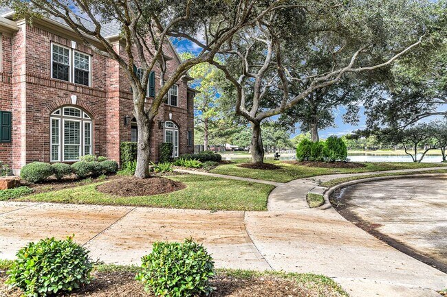 Building Photo - 22319 Fairbay Dr
