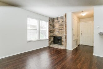 Building Photo - 5608 Cougar Dr