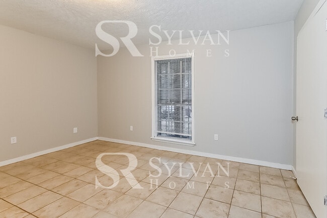 Building Photo - At Last, This Is What You Have Been Searching For!