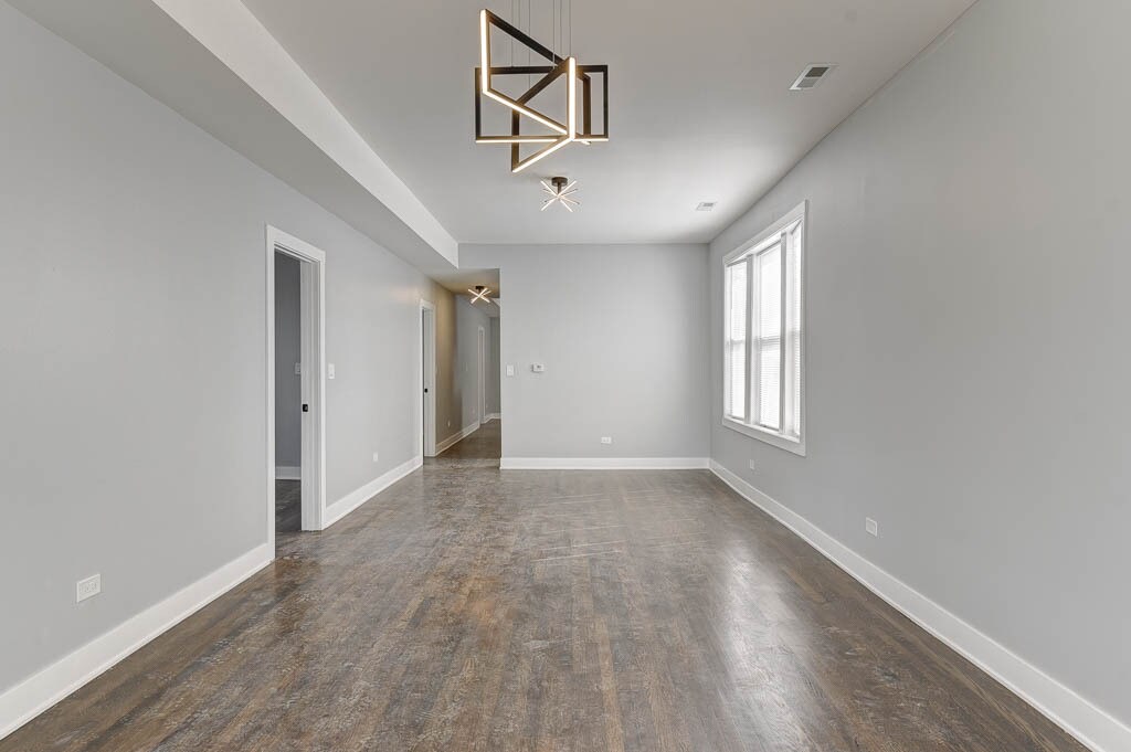 Building Photo - 2935 N Lawndale Ave