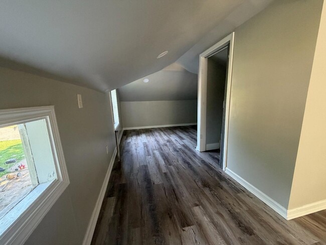 Building Photo - 1310 Martin St