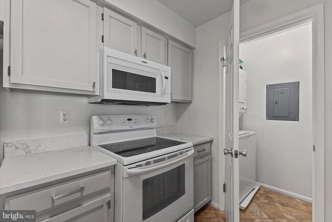 Building Photo - 5708 Olde Mill Ct