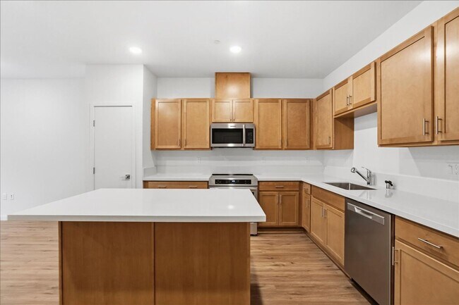 Building Photo - 6117 Bridgecross Dr