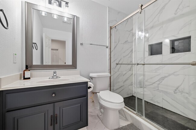 Building Photo - 66 S Longsford Cir