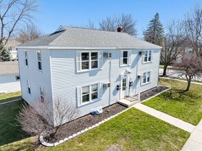 Building Photo - Charming 1-Bedroom Lower Apartment — West Side Green Bay