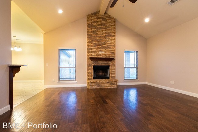 Building Photo - 4 br, 2 bath House - 6717 Blossom