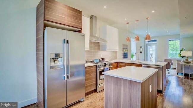 Building Photo - 1209 Oates St NE