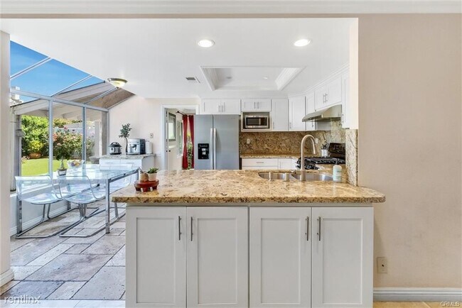 Building Photo - 4 br, 3 bath House - 1 Alba W