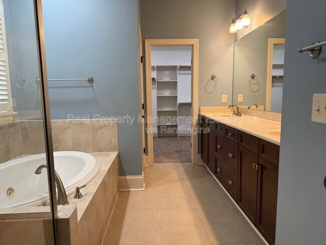 Building Photo - 4008 Enfield Ridge Dr