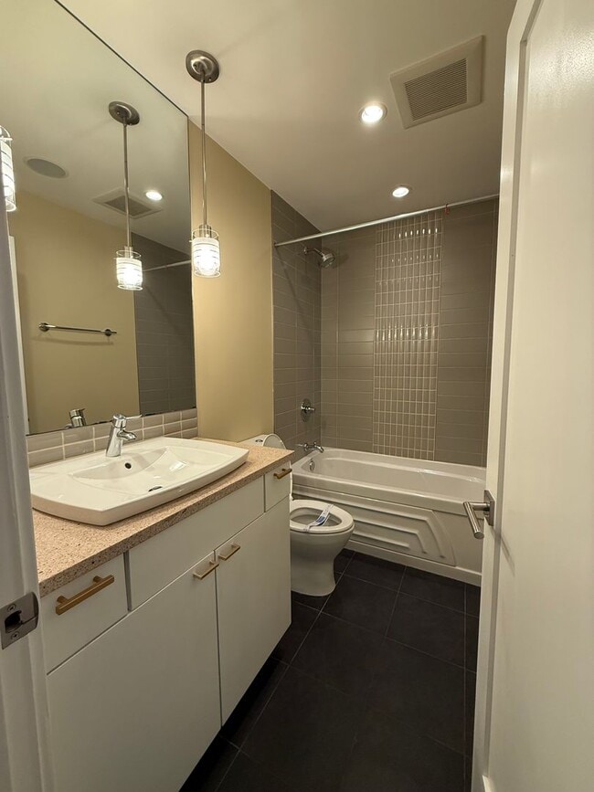 Building Photo - Fabulous Queen Anne Home with LOTS of EXTRAS!