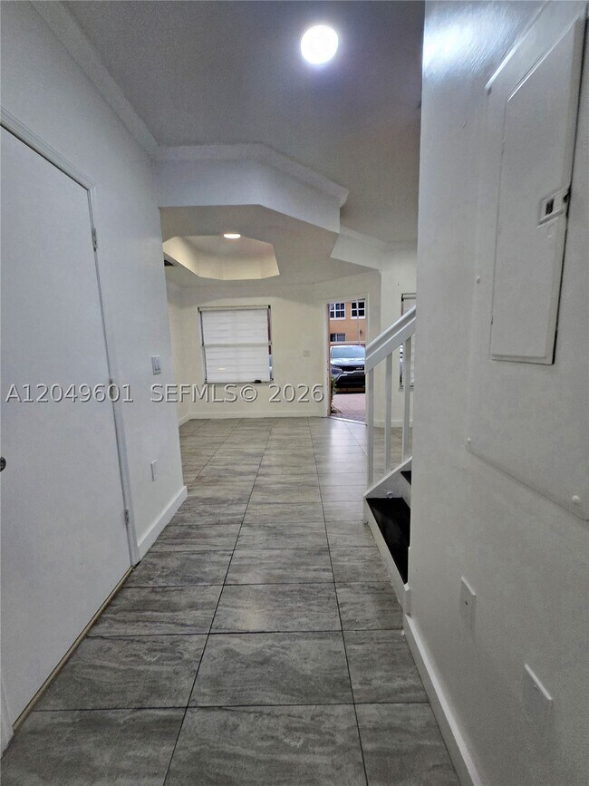 Building Photo - 6001-6114 129
