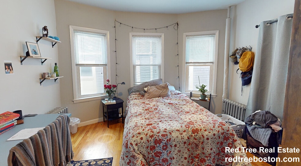 Building Photo - 23 Tufts St