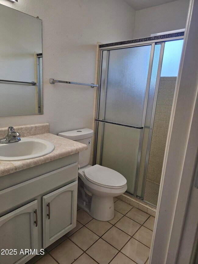 Building Photo - 2131 E Foothills Dr