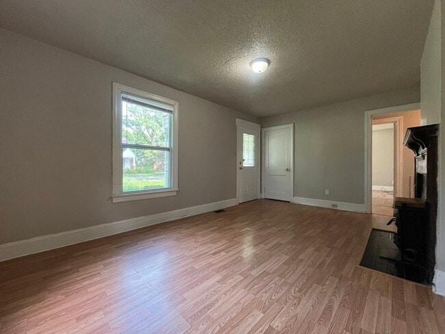 Building Photo - 1256 Edgewood Rd