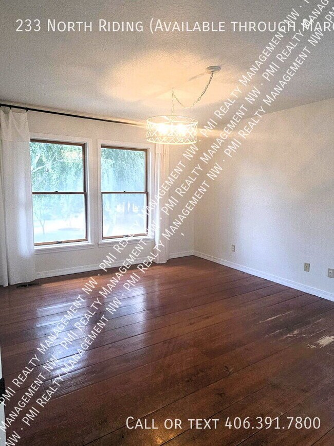 Building Photo - 233 N Riding