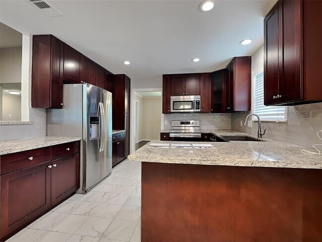 Building Photo - 8127 Twin Hills Dr