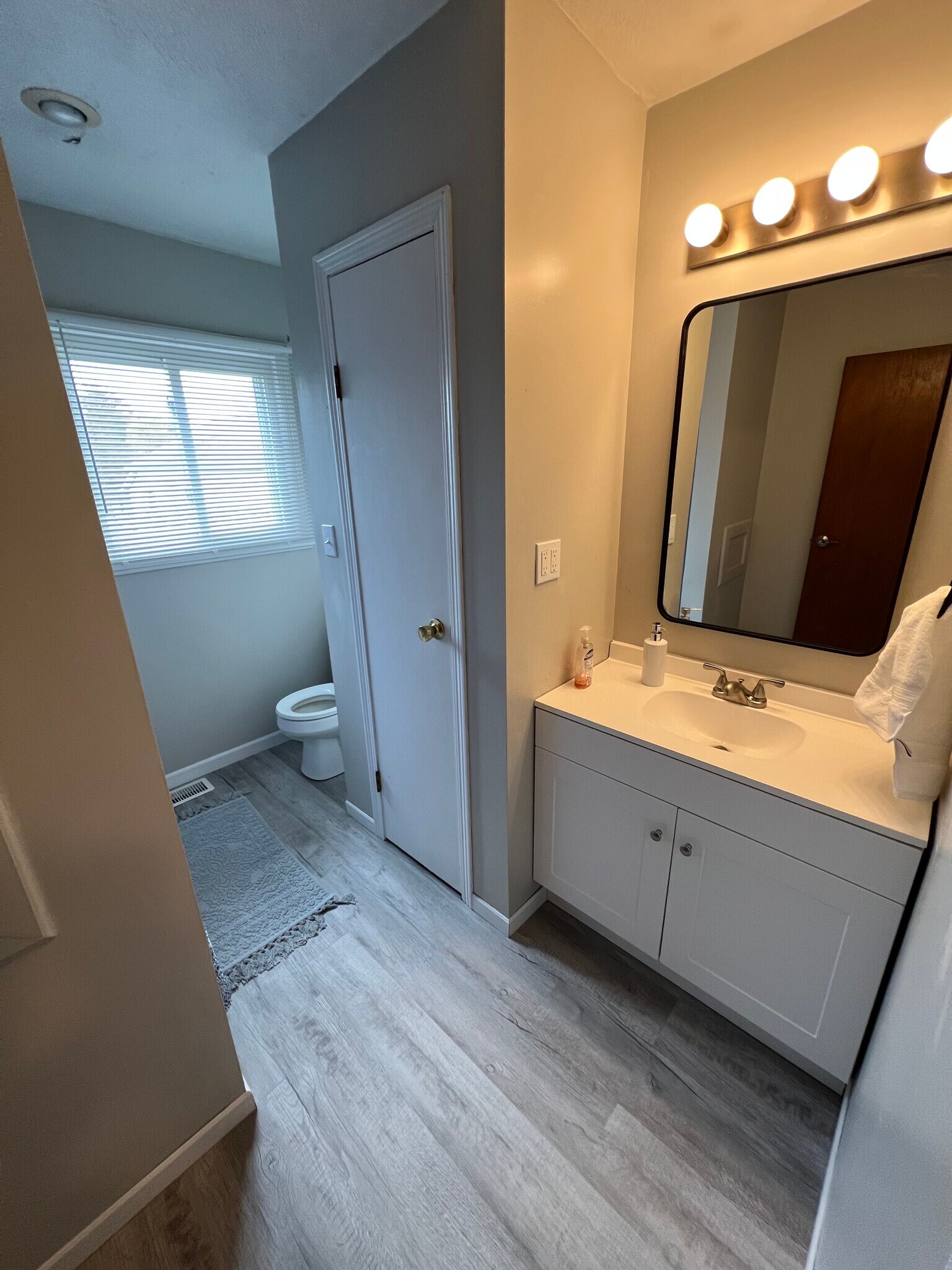 Building Photo - 7650 Warner Rd