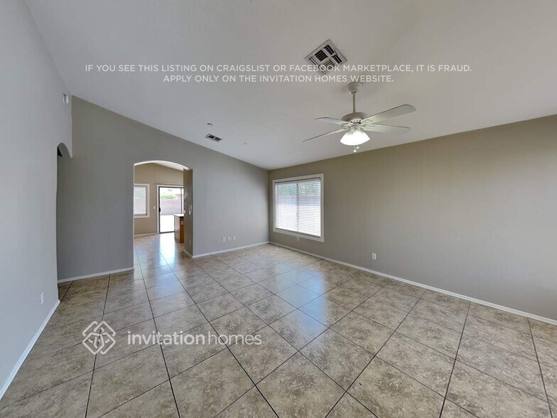 Building Photo - 12747 W Sharon Dr